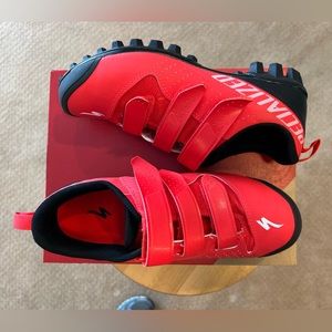 Specialized Recon 1.0 riding shoes. Size 9 (W)/7.5 (M). Cleats fit Bowflex.